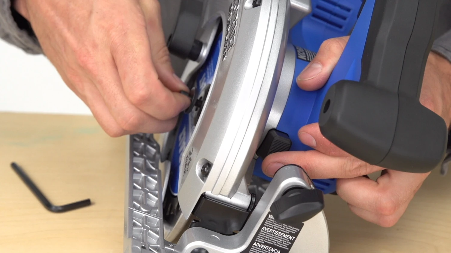 Kobalt Saw 6-1/2-In Max 24-Volt Brushles Cordles Circular - Image 10