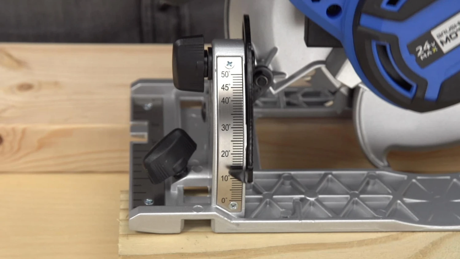 Kobalt Saw 6-1/2-In Max 24-Volt Brushles Cordles Circular - Image 8