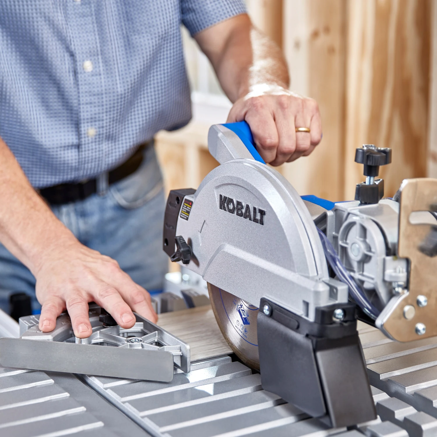 Kobalt Tile Table Tile Saw 7-In 10-Amp Sliding Wet Stand - Image 4