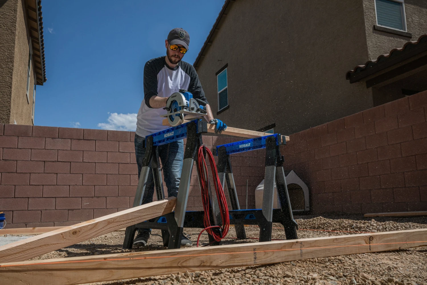 Kobalt Saw Horse Pp Steel 30.63-In W X 33.5-In H Construction Adjustable Capacity) - Image 10